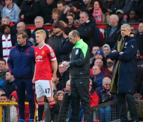 开云官网首页-太阳报：前曼联中场转行当旅行社经纪人，曾和拉师傅一同亮相